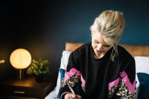 Read more about the article How to Expand Your Author Brand Beyond Books: A Strategic Guide for Literary Entrepreneurs